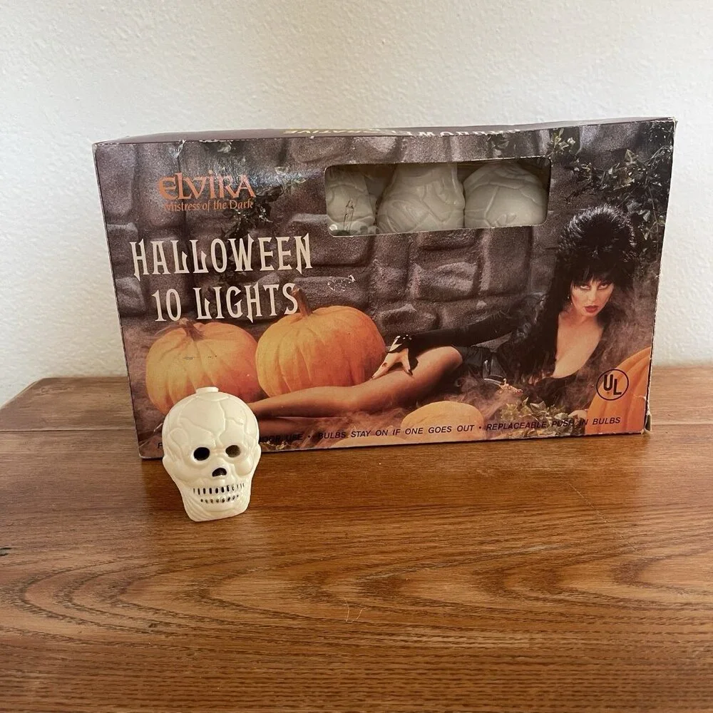 ELVIRA Mistress of the Dark Halloween NEW NOS 10 Skull Lights RARE Vintage